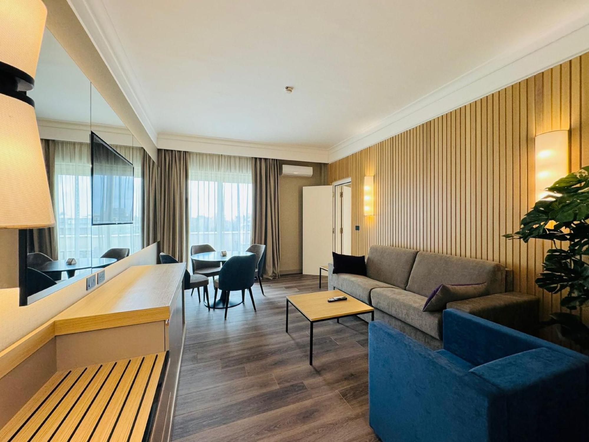 Crowne Plaza Rome St. Peter'S By Ihg Hotel Exterior photo