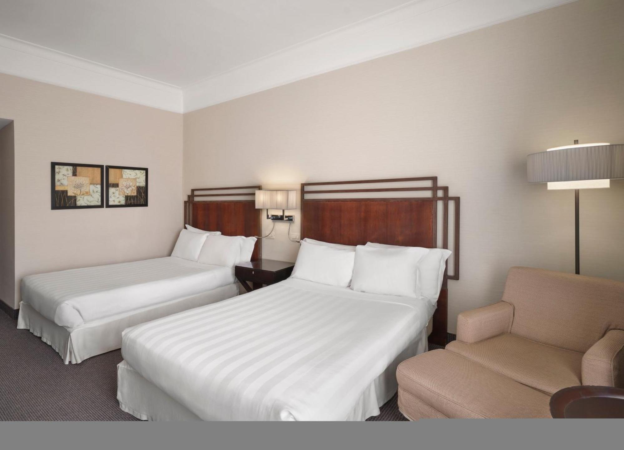 Crowne Plaza Rome St. Peter'S By Ihg Hotel Exterior photo