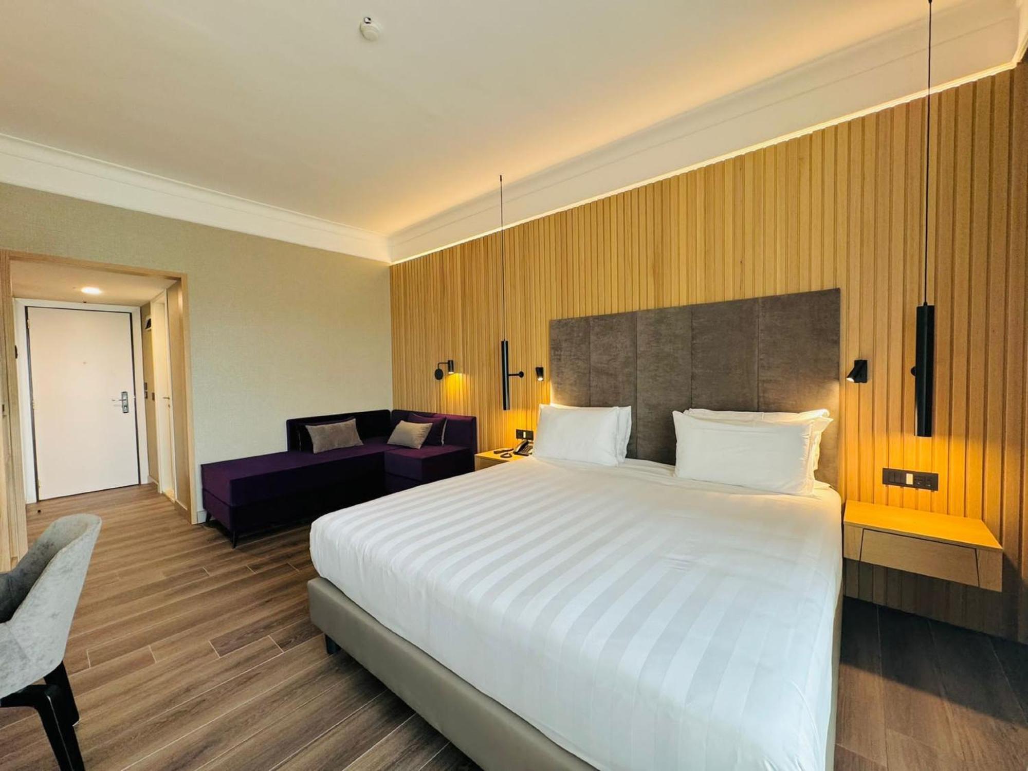 Crowne Plaza Rome St. Peter'S By Ihg Hotel Exterior photo