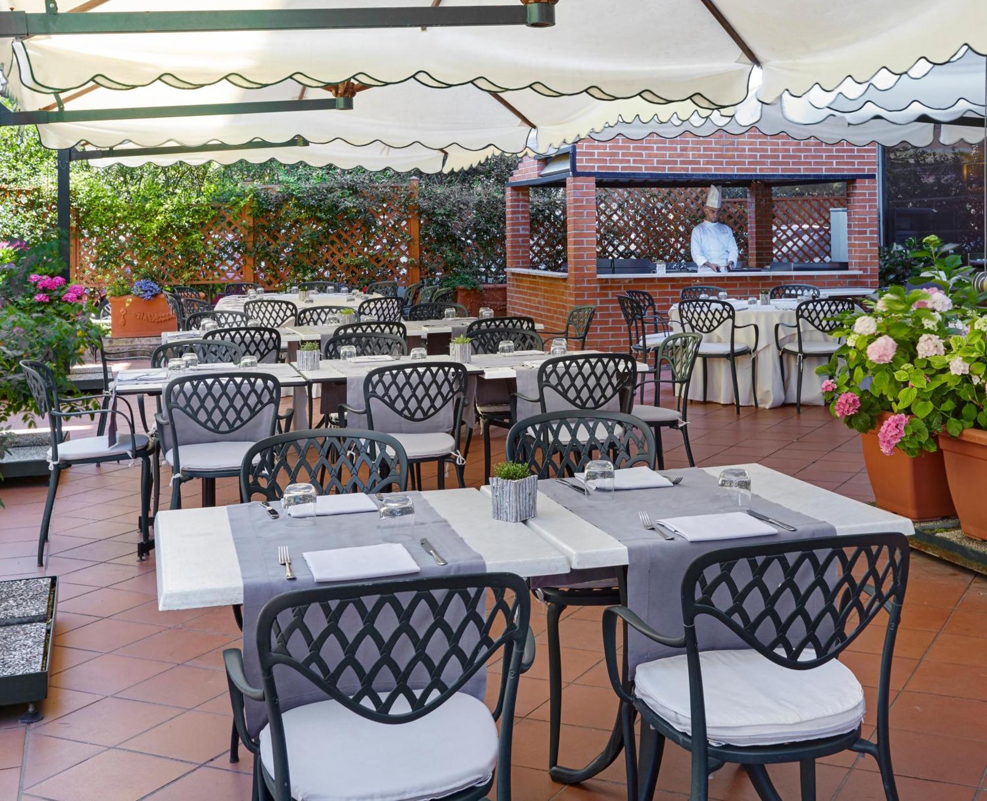 Crowne Plaza Rome St. Peter'S By Ihg Hotel Exterior photo