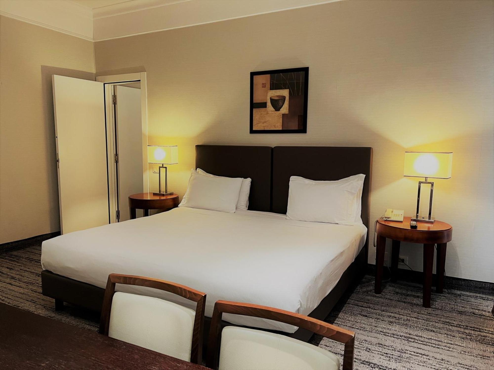 Crowne Plaza Rome St. Peter'S By Ihg Hotel Exterior photo