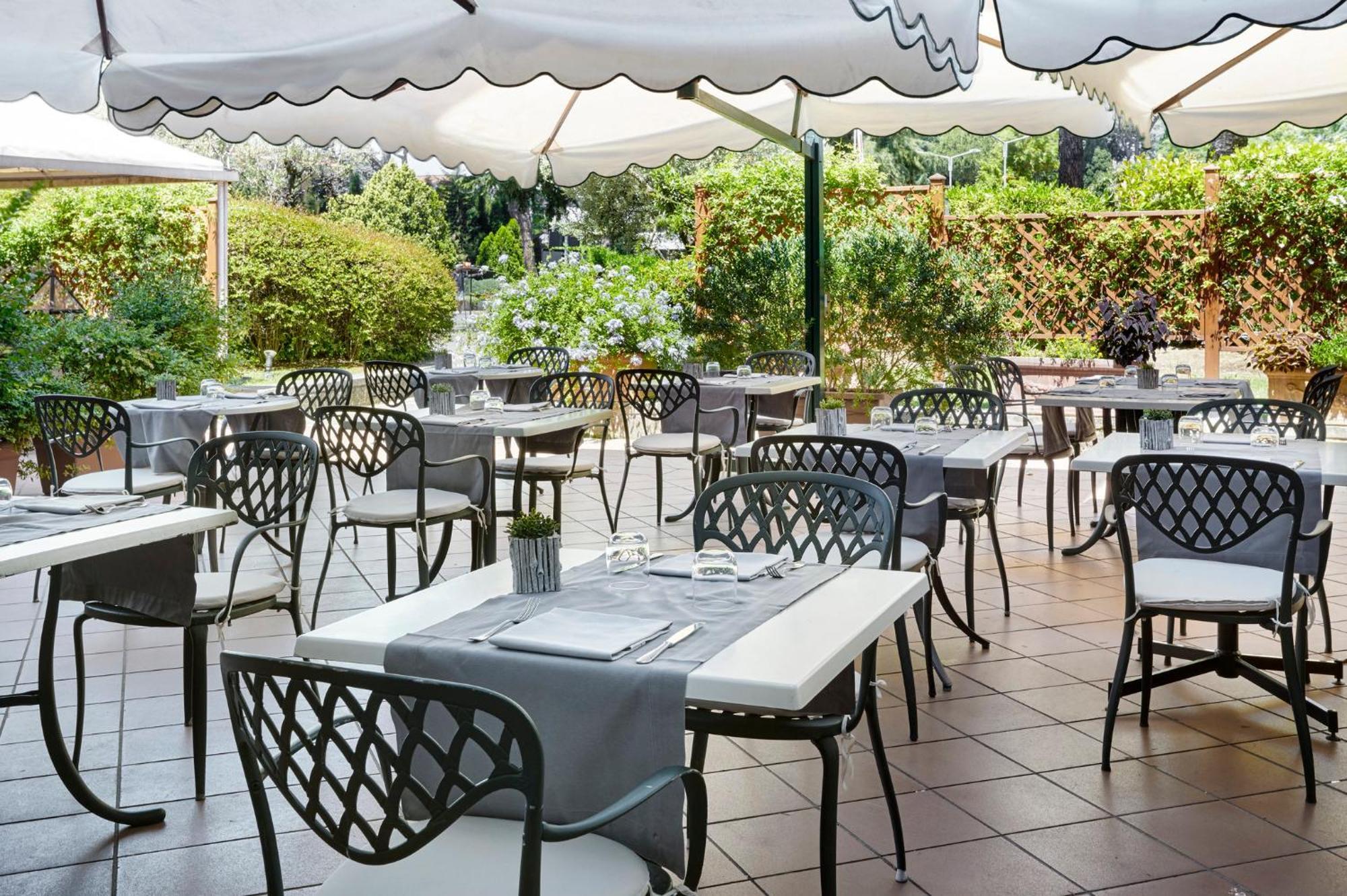 Crowne Plaza Rome St. Peter'S By Ihg Hotel Exterior photo