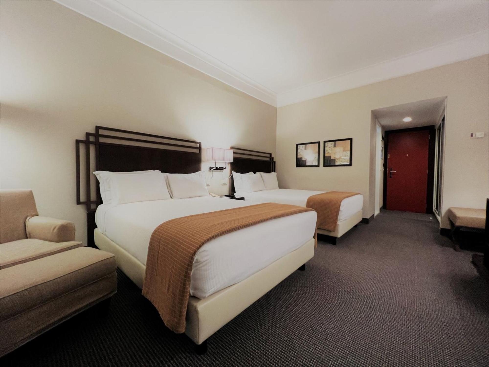 Crowne Plaza Rome St. Peter'S By Ihg Hotel Exterior photo