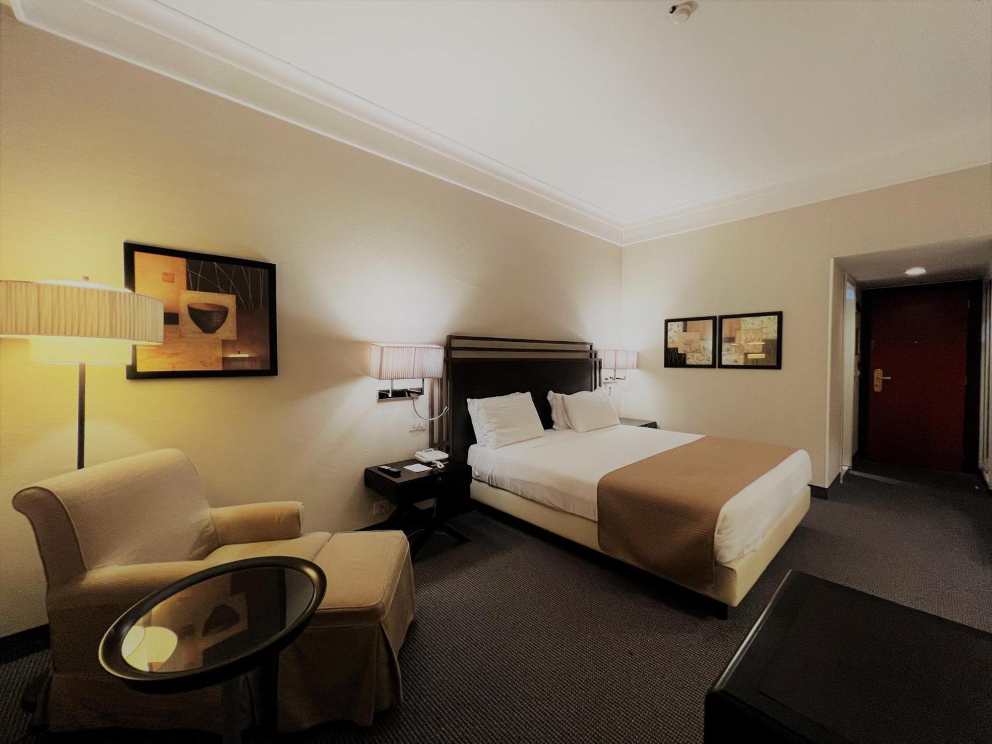 Crowne Plaza Rome St. Peter'S By Ihg Hotel Exterior photo