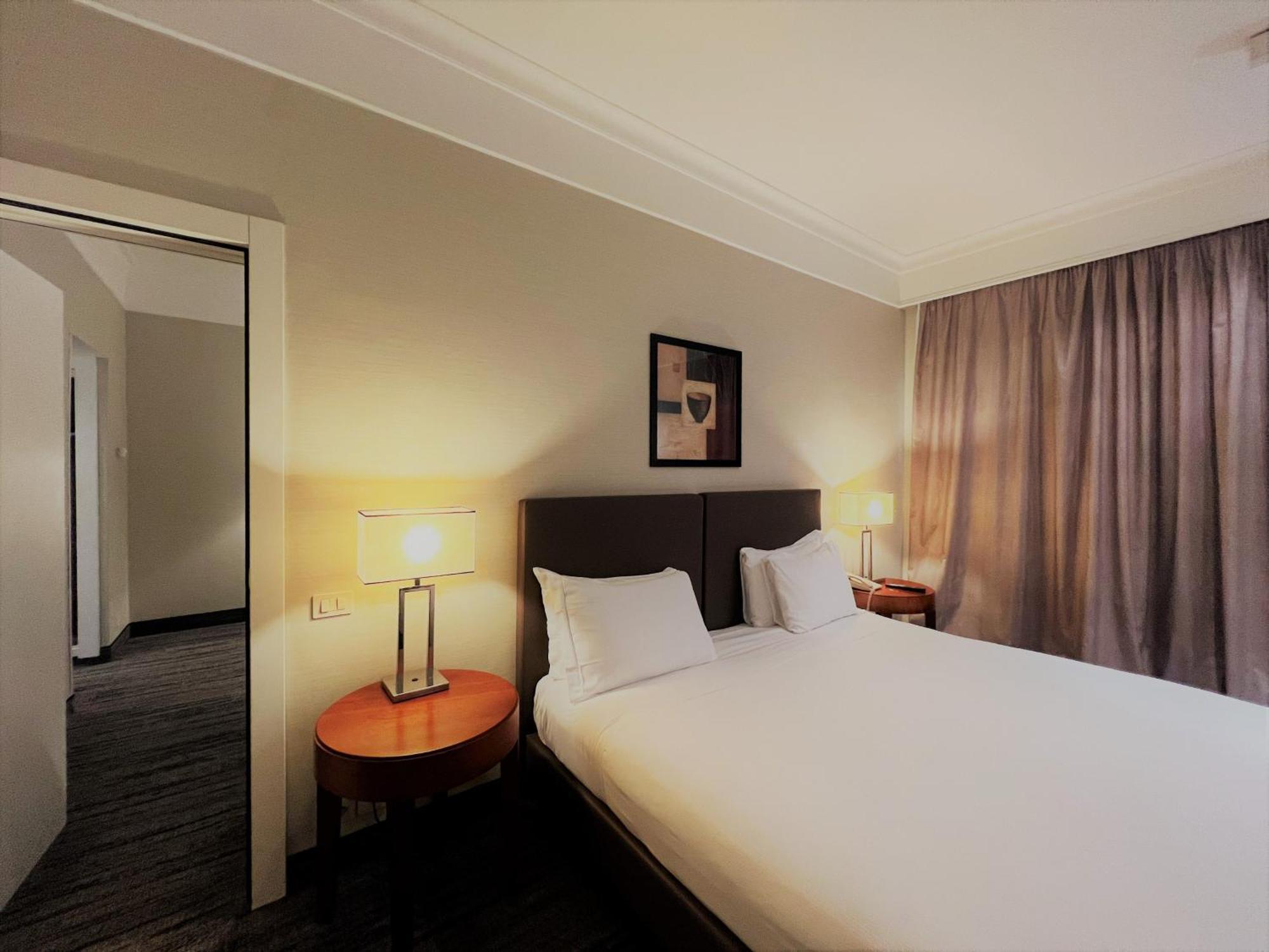 Crowne Plaza Rome St. Peter'S By Ihg Hotel Exterior photo